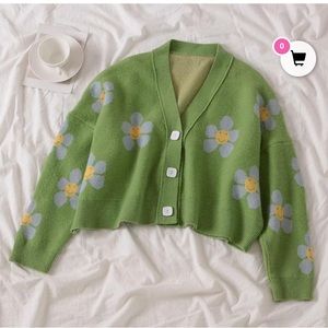 NWOT Velantris Daisy Floral Cropped Sweater